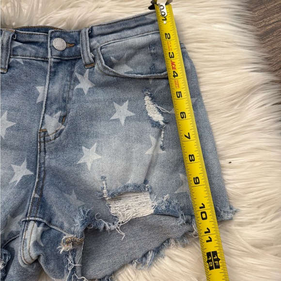 Judy Blue Los‎ Angeles Small Star Print Raw Hem Distressed Stretch Jean Shorts - Picture 4 of 8